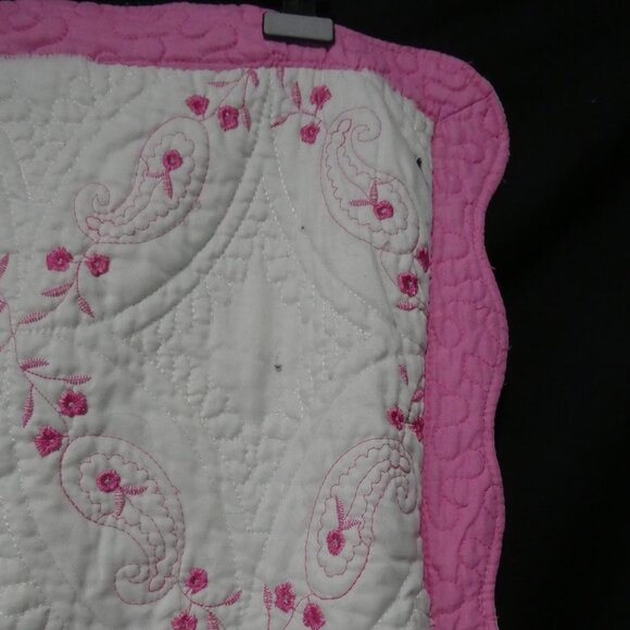 Set Of 2 Vintage Pink and White Floral Embroidered Pillow Covers & Blanket - Picture 5 of 16